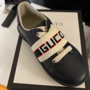 Kids Gucci sneakers size 25 uk and 8.5 in US.